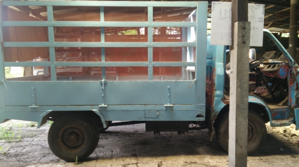 รถเกษตร 4 ล้อ