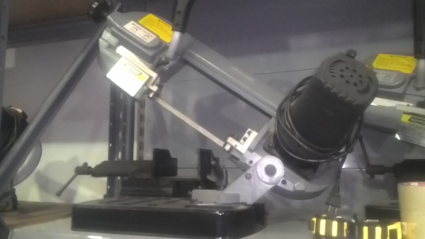 เลื่อยสานพานตั้งโต๊ะ