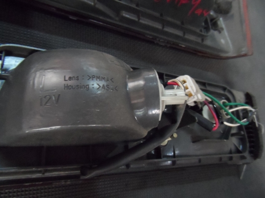 ขาย ทับทิม ฝาท้าย TOYOTA Camry โตโยต้า แคมรี่ ไม้บรรทัด อะไหล่รถยนต์ มือสอง