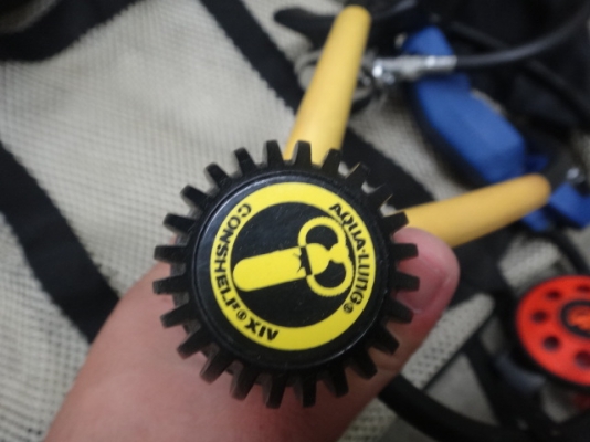 เซ็ทวาล์วดำน้ำ มาตรวัดมีเข็มทิศเสื้อ