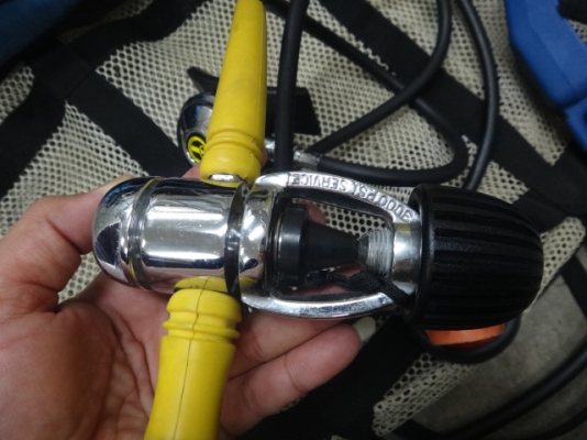 เซ็ทวาล์วดำน้ำ มาตรวัดมีเข็มทิศเสื้อ