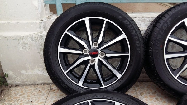 ขายล้อแม็กป้ายแดง Toyota vios trd 15" สนใจติดต่อเล็กคลองสามครับ 081-3747940