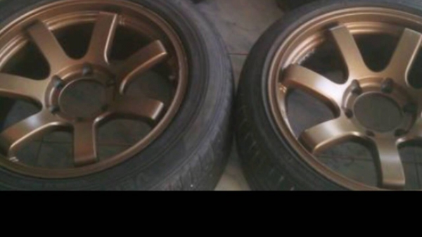 ขายล้อ   ขอบ18พร้ม 235/45 ยาง ปี 13คับ ขาย  12900