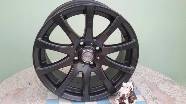 ขายล้อแม็กมือ2 katana gtr 15" สนใจติดต่อเล็กคลองสามครับ 081-3747940