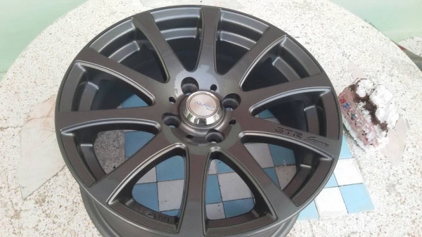ขายล้อแม็กมือ2 katana gtr 15" สนใจติดต่อเล็กคลองสามครับ 081-3747940