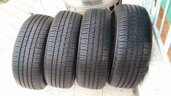 ขายยางป้ายแดง bridgestone dueler h/t 684II 265/60r18 ผลิตสัปดาห์ที่ 28 ปี15  สนใจติดต่อเล็กคลองสามครับ 081-3747940