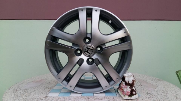 ขายล้อแม็ก jazz gd 15" สนใจติดต่อเล็กคลองสามครับ 081-3747940