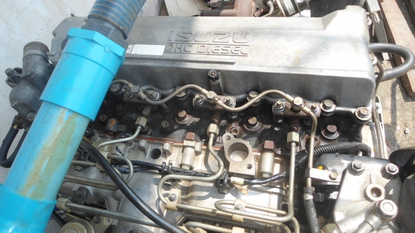 ขายเครื่องยนต์ อีซูซุ  4HE 1    150แรง โบอินเตอร์ สภาพดี มีไบคุมเครื่องเรียบร้อยครับ