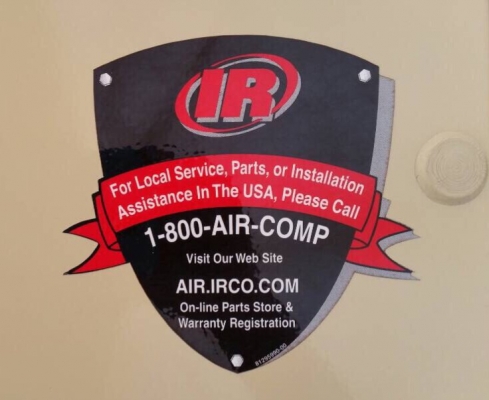 ปั้มลมสกรู INGERSOLL-RAND 10 แรง พึ่งเข้าจากอเมริกา มีแอร์ดรายเยอร์ และถังลม 300 ลิตร ใช้งานได้เลย