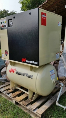 ปั้มลมสกรู INGERSOLL-RAND 10 แรง พึ่งเข้าจากอเมริกา มีแอร์ดรายเยอร์ และถังลม 300 ลิตร ใช้งานได้เลย