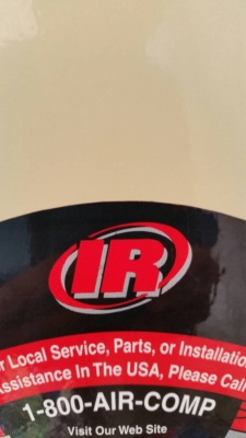 ปั้มลมสกรู INGERSOLL-RAND 10 แรง พึ่งเข้าจากอเมริกา มีแอร์ดรายเยอร์ และถังลม 300 ลิตร ใช้งานได้เลย