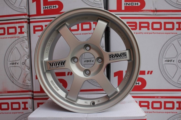 ล้อ TE37 งานSRR ขอบ15X7 ออฟ+35 ปั๊มครบ วงละ 2,500 บาท