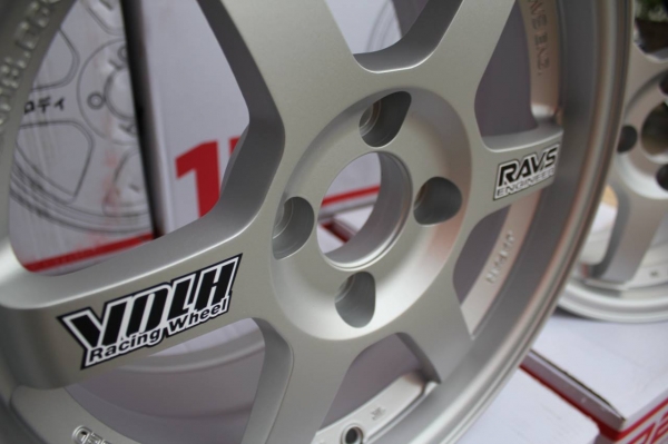 ล้อ TE37 งานSRR ขอบ15X7 ออฟ+35 ปั๊มครบ วงละ 2,500 บาท