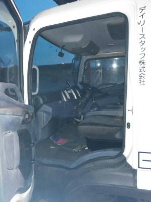 ปิดการขายครับขอบคุณท่านลูกค้จาก อ วาริชภูมิ รับรถกับบ้านเรียบร้อยเมก้าคันงาม  ขาย  เมก้า 215 แรงม้า  นำเข้า อุปกรณ์ครบ ต่อดั้มเรียบร้อยคับ  พร้อมเล่มทะเบียน