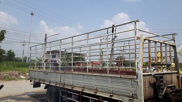 ขายคอกเหล็กกำมะไน้ยาว7.20 สวยๆ9000