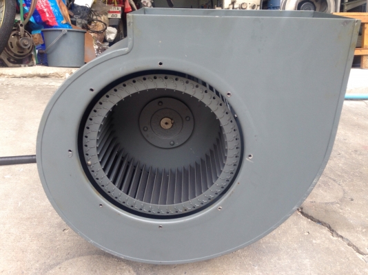 ขายโบวเวอร์ดูดอากาศ Dayton 1HP. 380V สภาพสวยมาก ถอดจากเครื่องจักรอเมริกา พร้อมใช้งานครับ