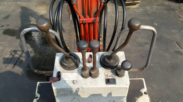 ขาย รถขุดจิ๋ว IHI รุ่น IS4GX มือสองญี่ปุ่น แทร็กยาง เครื่องดีเซล สตารท์ติดง่าย ขนาดเทียบเท่า PC03   มือถือ/LINE ID : 0818753444