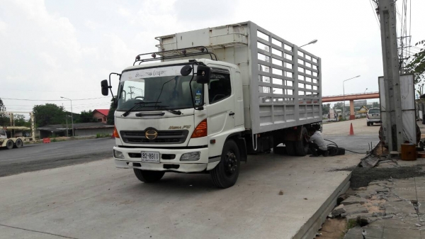 หกล้อ ฮีโน่ FG1JJPPA212 ปี47 สภาพดีสวยกริบ กะบะค็อกเหล็กยาว 7.20ม เล่มพร้อมโอน ราคา 870,000 ต่อรองได้ครับ หกล้อ ฮีโน่ FG1JJPPA212 ปี47 สภาพดีสวยกริบ กะบะค็อกเหล็กยาว 7.20ม เล่มพร้อมโอน ราคา 870,000 ต่อรองได้ครับ