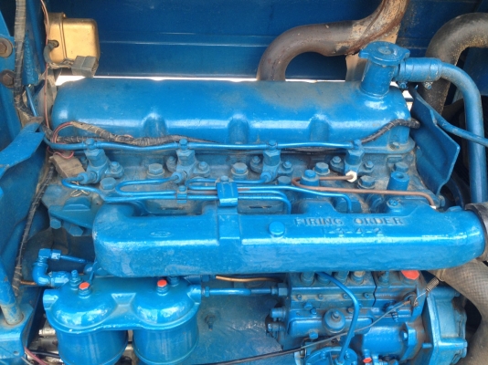 รถไถฟอร์ด77 พร้อมไช้งานสวยมากๆ ไมร์900ช.ม.  ขายใน  ราคา298000บาท รถอยู่วังบัว คลองขลุง กำแพงเพชร   มีไบมีดหน้าหนึ่ง 1อัน ผาน7หนึ่งอันทะเบียนพร้อม สนใจสอบุถามได้ที่081 3655997 อำพร  พาเจริญ  ราคาต่อรองได้อีกนะครับ