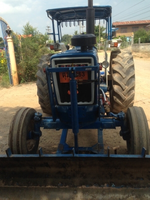 รถไถฟอร์ด77 พร้อมไช้งานสวยมากๆ ไมร์900ช.ม.  ขายใน  ราคา298000บาท รถอยู่วังบัว คลองขลุง กำแพงเพชร   มีไบมีดหน้าหนึ่ง 1อัน ผาน7หนึ่งอันทะเบียนพร้อม สนใจสอบุถามได้ที่081 3655997 อำพร  พาเจริญ  ราคาต่อรองได้อีกนะครับ