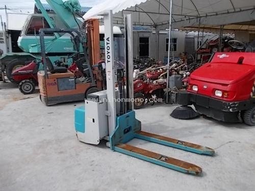 ขายรถยกไฟฟ้า   TOYOTA  3HSW9 รหัสสินค้า : 80803063 Line ID: nihonmono  หรือเพิ่มเติมไดที่ www.nihonmono.com