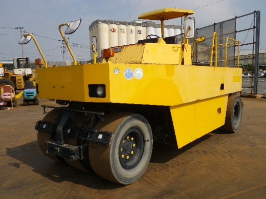 ขายรถบดล้อยาง SAKAI T2