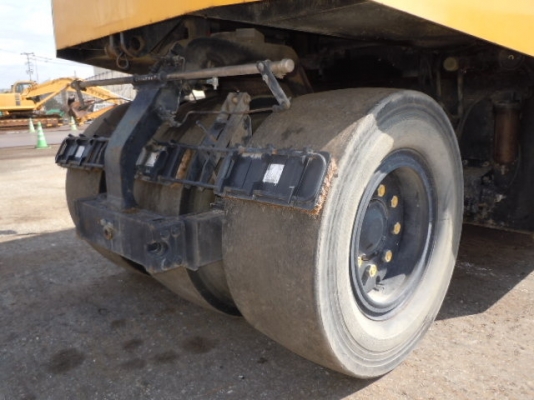 ขายรถบดล้อยาง SAKAI T2