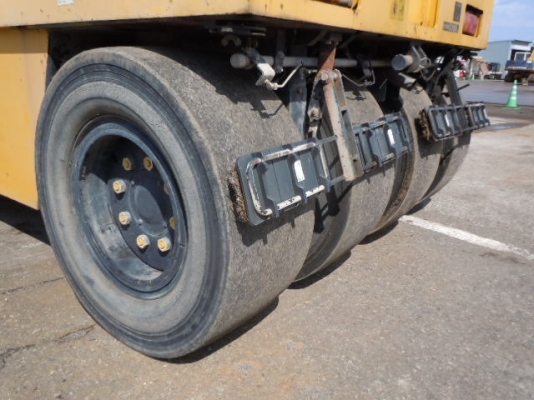 ขายรถบดล้อยาง SAKAI T2