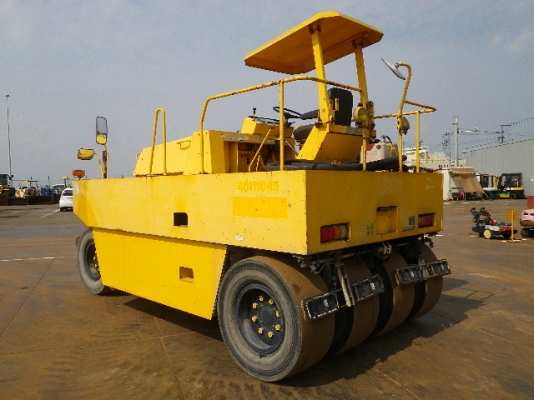 ขายรถบดล้อยาง SAKAI T2