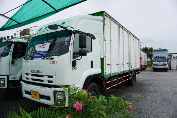 ISUZU FTR 240 ตู้ 10 บาน ISUZU FTR 240 ตู้ 10 บาน