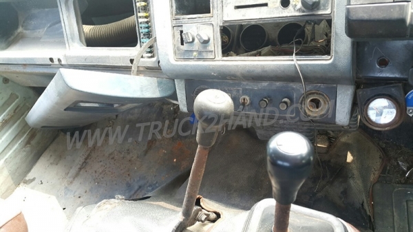 รถบรรทุกน้ำ 6 ล้อ ยี่ห้อ ISUZU  รุ่น FTR  แชซซี FTR11H ปีจดทะเเบียน 2533 ระบบล็อคล้อไฟฟ้า