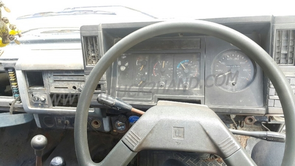 รถบรรทุกน้ำ 6 ล้อ ยี่ห้อ ISUZU  รุ่น FTR  แชซซี FTR11H ปีจดทะเเบียน 2533 ระบบล็อคล้อไฟฟ้า