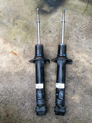 โช๊คหน้าTriton Plus 1คู่ สภาพดีราคา700บาทดูของพระราม2089 0211090