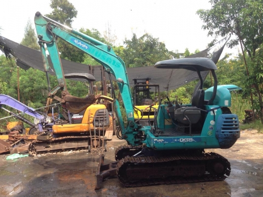 ขายแมคโครคูโบต้าPC35 คอนโทนสั้น สภาพสวยพร้อมใช้งานครับ ขาย 270000 บาท