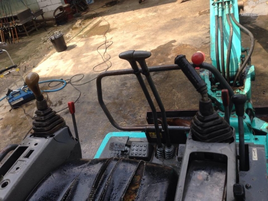 ขายแมคโครคูโบต้าPC35 คอนโทนสั้น สภาพสวยพร้อมใช้งานครับ ขาย 270000 บาท