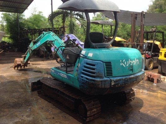 ขายแมคโครคูโบต้าPC35 คอนโทนสั้น สภาพสวยพร้อมใช้งานครับ ขาย 270000 บาท