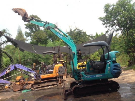 ขายแมคโครคูโบต้าPC35 คอนโทนสั้น สภาพสวยพร้อมใช้งานครับ ขาย 270000 บาท