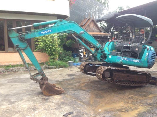 ขายแมคโครคูโบต้าPC35 คอนโทนสั้น สภาพสวยพร้อมใช้งานครับ ขาย 270000 บาท