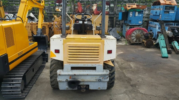 ขายรถตัก YANMAR รุ่น Y30W มือสองญี่ปุ่น ตักได้ ครึ่งคิว สองเพลา เอวอ่อน มือถือ /LINE ID : 0818753444 ขายรถตัก YANMAR รุ่น Y30W มือสองญี่ปุ่น ตักได้ ครึ่งคิว สองเพลา เอวอ่อน มือถือ /LINE ID : 0818753444