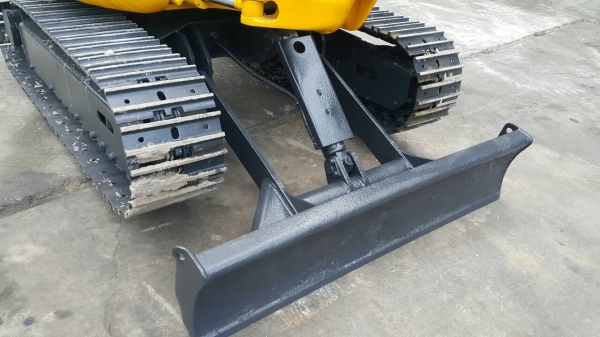 ขาย รถขุด KOMATSU รุ่น PC30MR มือสองญี่ปุ่น แทร็กเหล็กสวย สลักแน่น ทุกส่วน ทำงานไว คันนี้ มีไลน์ใส่หัวกระแทกได้ เอวแน่น มือถือ/LINE ID : 0818753444