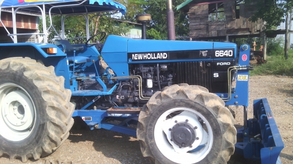 ขายรถไถFORDรุ่น6640คานหน้า NEWHOLLAND  เล่มพร้อมโอนม