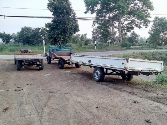 ขายเหมาครับ 3 อย่าง อีแต๋น2คัน เทเลอร์ใหญ่ 1 พ่วง