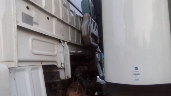 เงินสดลด60000 ประหยัดกว่าซื้อใหม่2ล้าน5 หัวลาก 10 ล้อ 2 เพลา SINOTRUK 345เเรงม้า เอกสารพร้อมโอน ขับกลับได้เลย ตามสภาพ