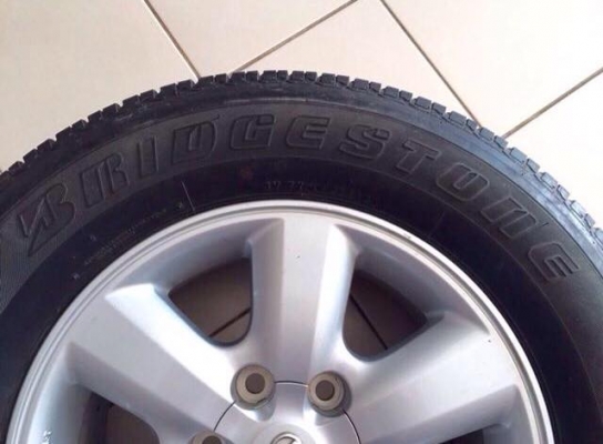 ขายล้อแม็ค FORTUNER , VEGO ขอบ 17 พร้อมยาง บริดสโตน 265-65 R17