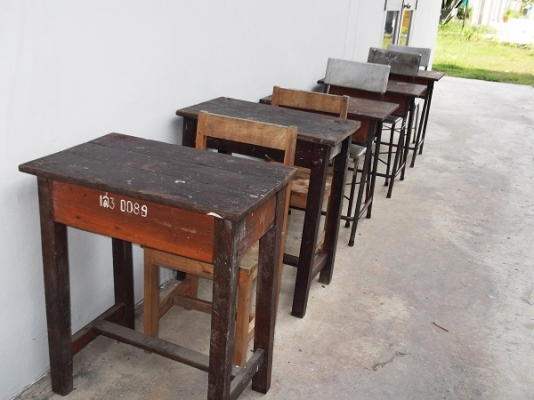 ขายเหมาโต๊ะเก้าอี้นักเรียน5ชุด