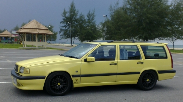 ขายรถ VOLVO 850 TURBO ปี 95 สีเหลือง แต่งเป็น 855t5r