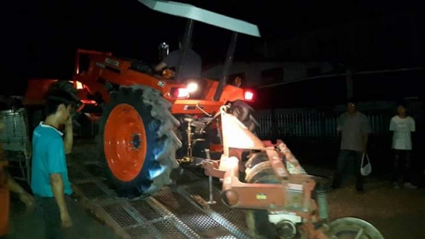 ปัญญาแทรคเตอร์..จัดมาให้ครับ ด่วน!!!คูโบต้า M5000 พร้อมใบมีดคานล่าง และผาน CMT 6&times;24 เล่มทะเบียนพร้อม จัดส่ง อ.กงไกรลาศ จ.สุโขทัย