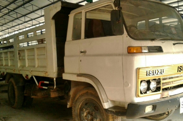 หกล้อ อีซูซุ NPR 120 ดั้ม 5คิว สภาพดีพร้อมใช้ ทะเบียนพร้อมโอน หกล้อ อีซูซุ NPR 120 ดั้ม 5คิว สภาพดีพร้อมใช้ ทะเบียนพร้อมโอน