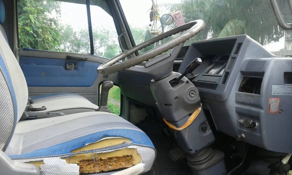 รถฮีโน่ 6 ล้อดั้ม KM - 777. 117 แรงม้า. ปี 36   สนใจติดต่อ  081 - 6079515