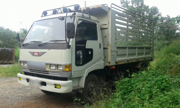 รถฮีโน่ 6 ล้อดั้ม KM - 777. 117 แรงม้า. ปี 36   สนใจติดต่อ  081 - 6079515